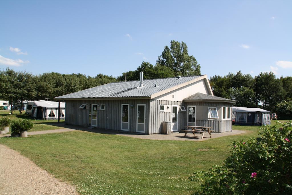 Family & 2* Jelling